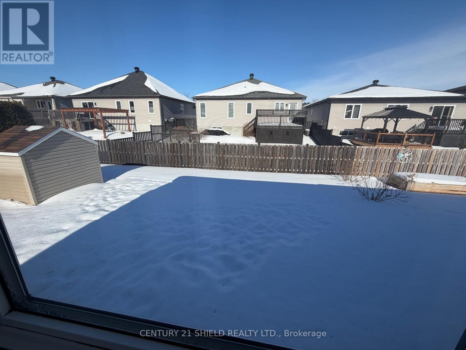 101 MCKENZIE STREET WEST Image 4