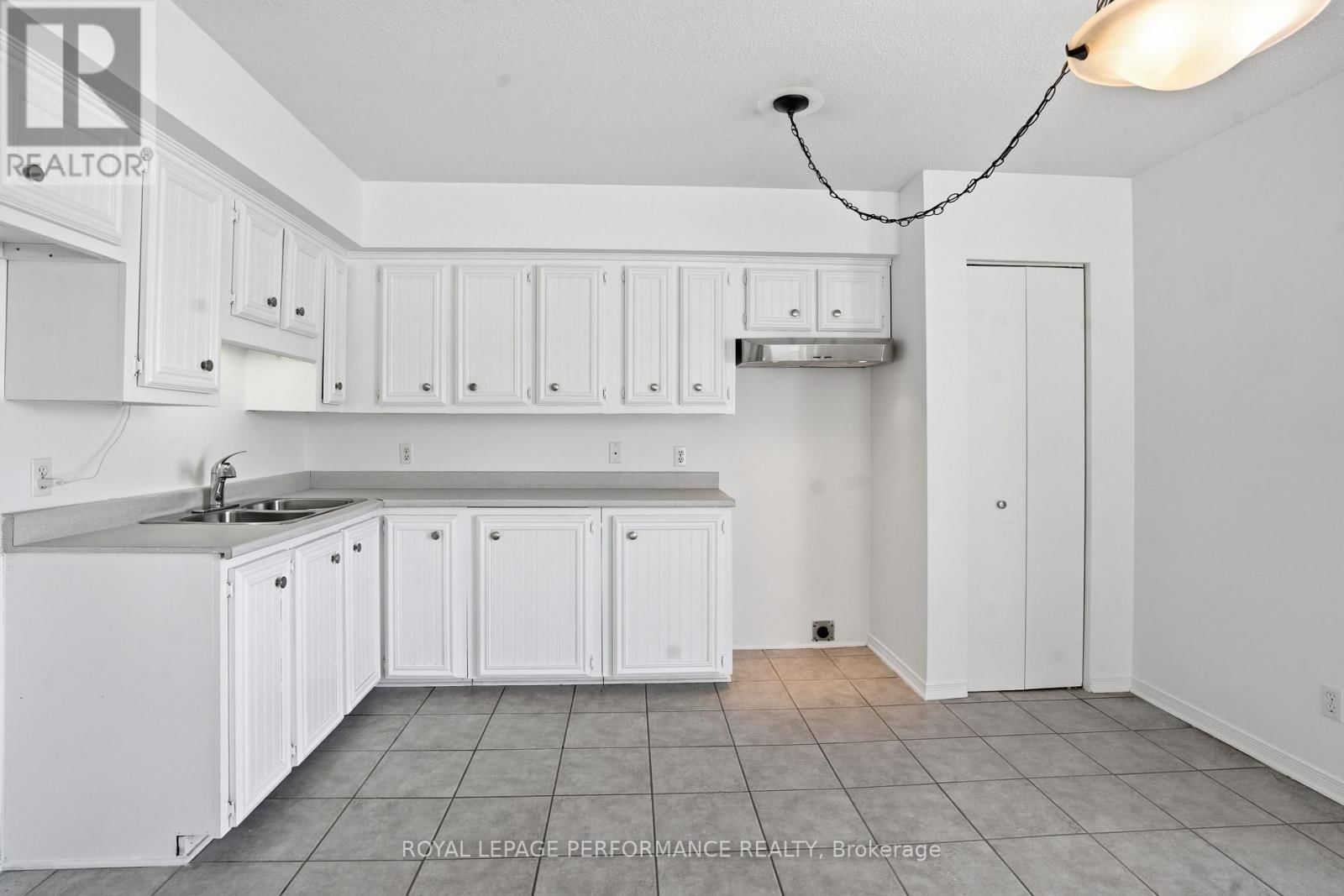 112 - 1101 CLEMENT STREET Image 15