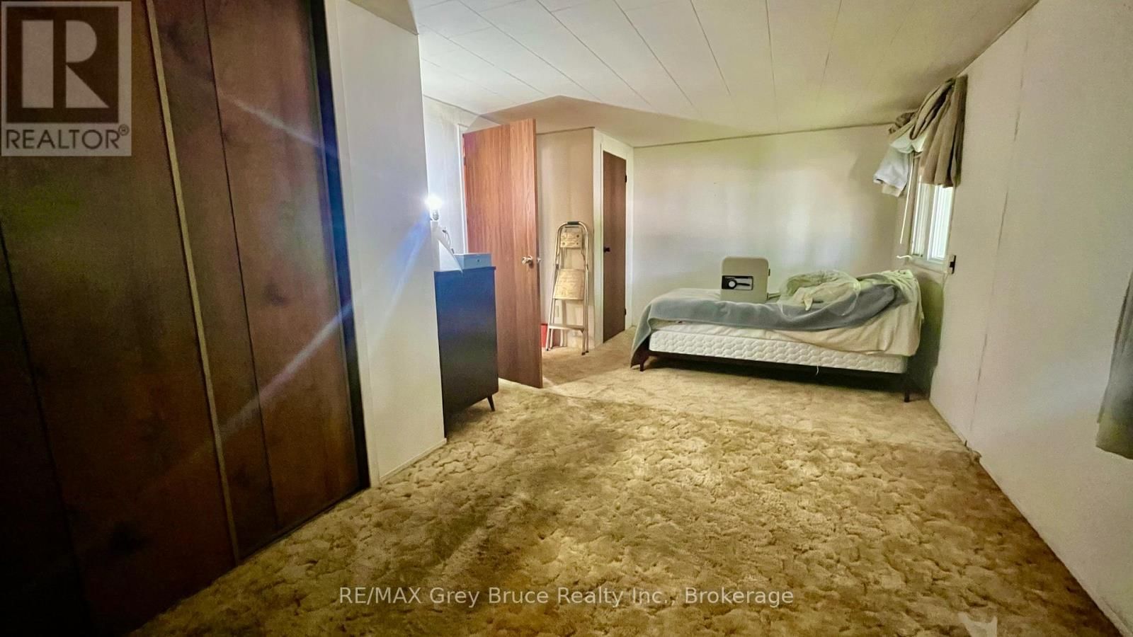 1069 7TH AVENUE Image 11