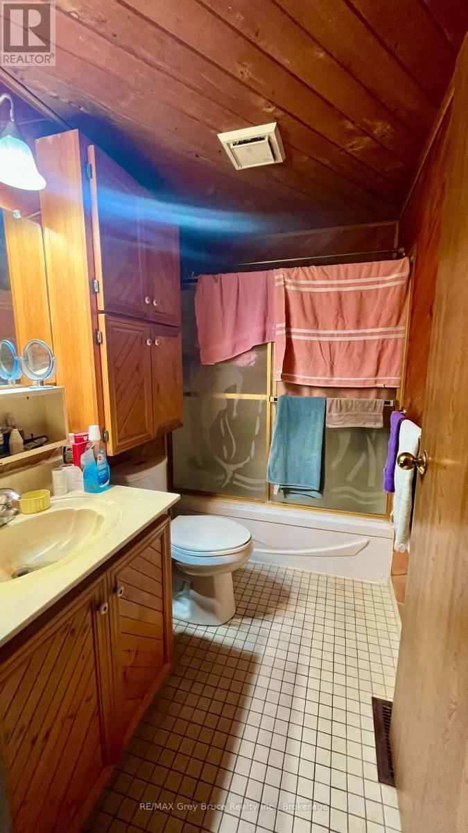 1069 7TH AVENUE Image 12