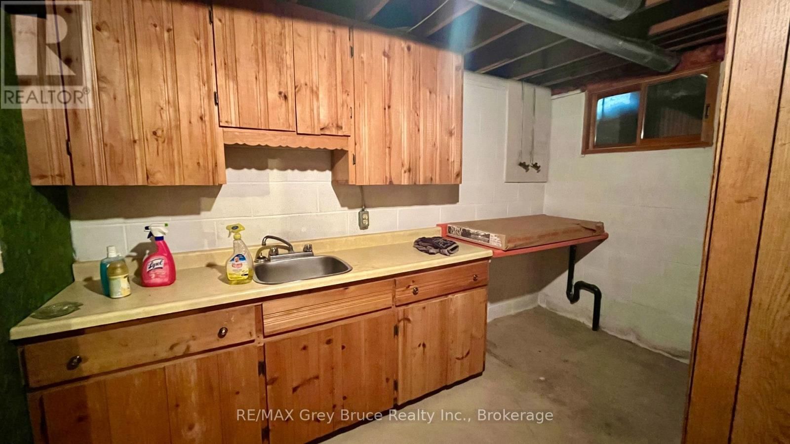 1069 7TH AVENUE Image 14