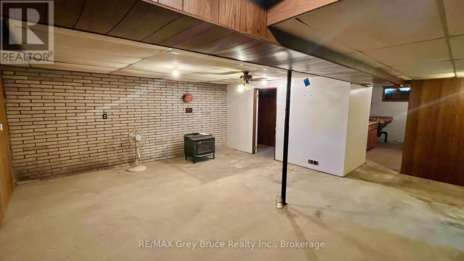 1069 7TH AVENUE Image 18