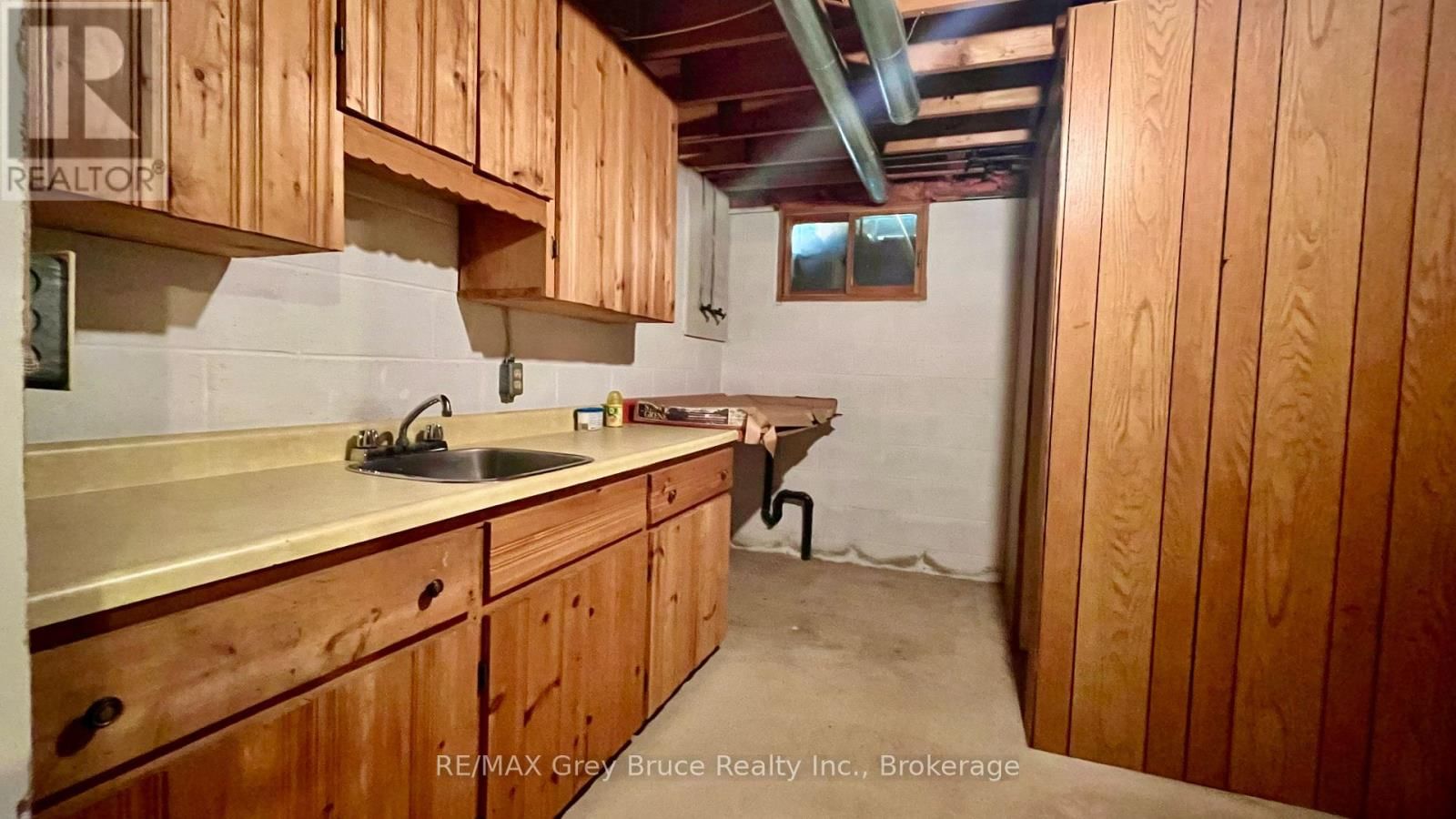 1069 7TH AVENUE Image 19