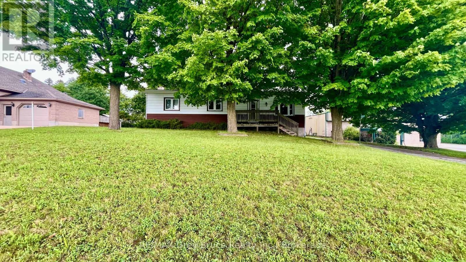 1069 7TH AVENUE Image 32