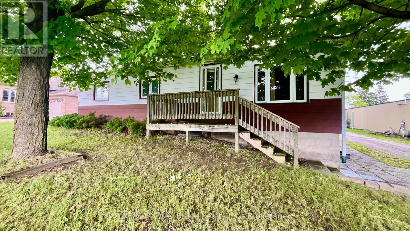 1069 7TH AVENUE Image 33