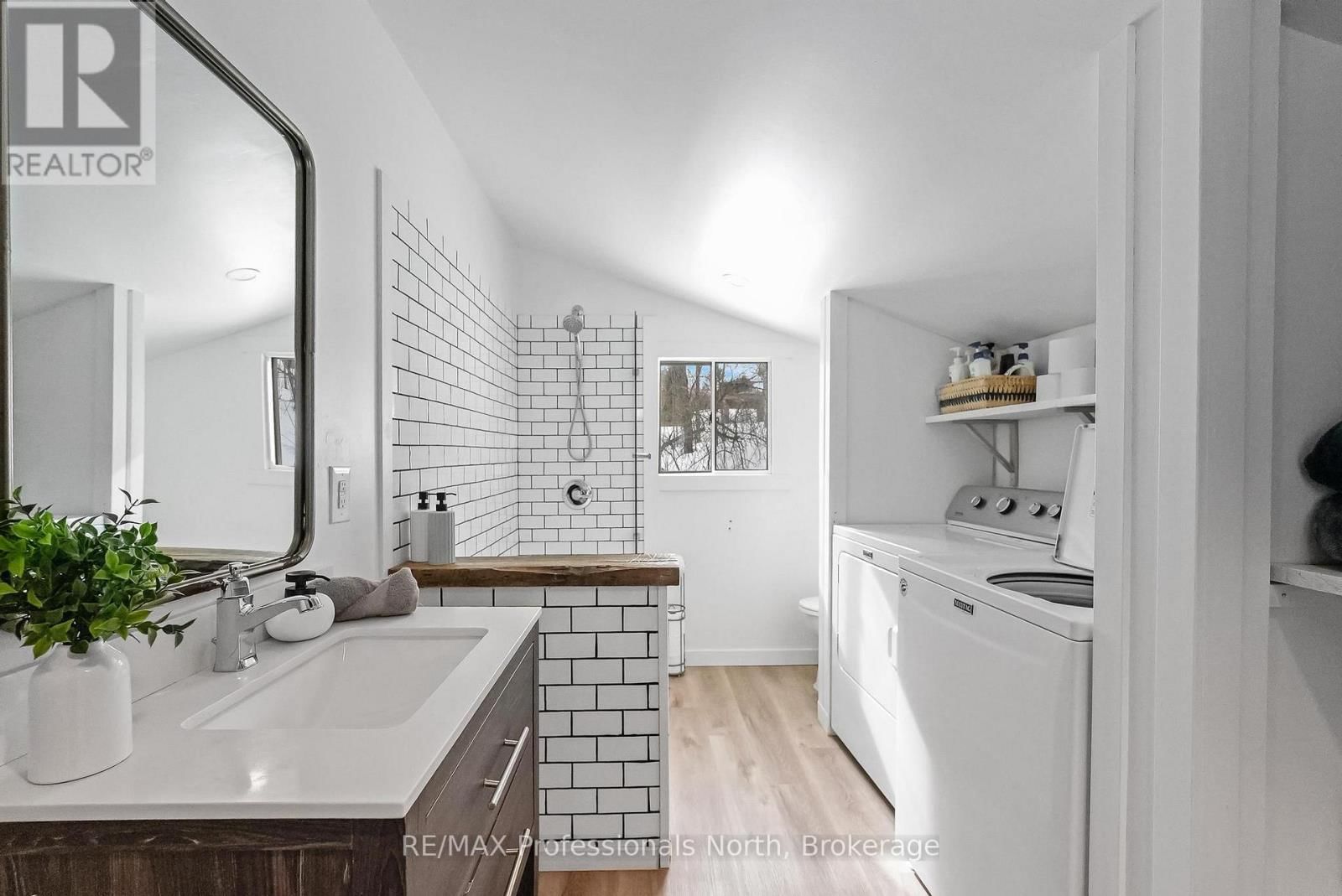 1044 SHANAHAN TRAIL Image 23