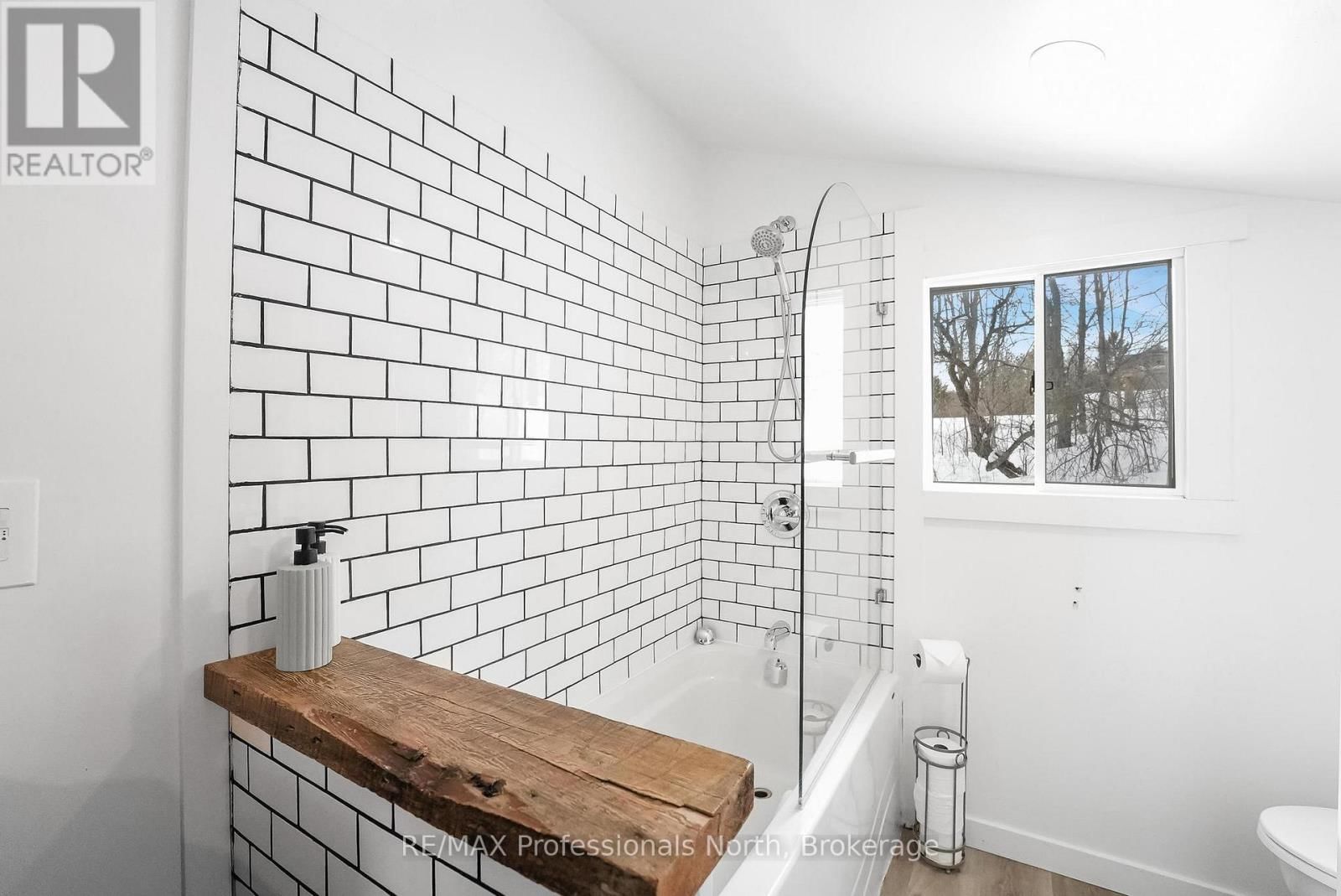 1044 SHANAHAN TRAIL Image 24