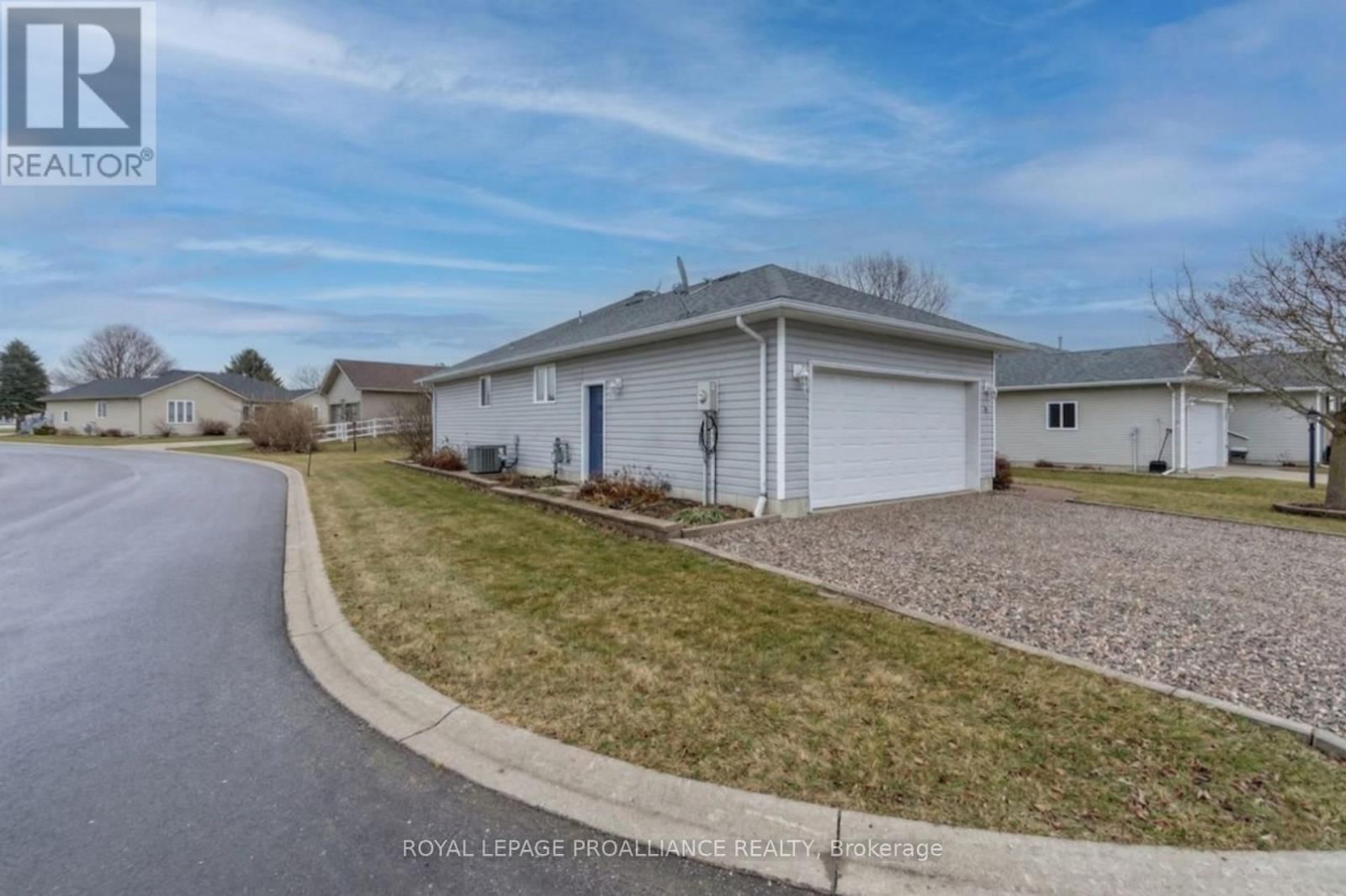 94 SANDBANKS COURT Image 29