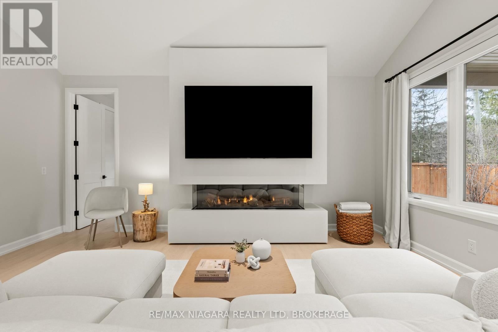 27 MAPLE LEAF AVENUE SOUTH Image 14