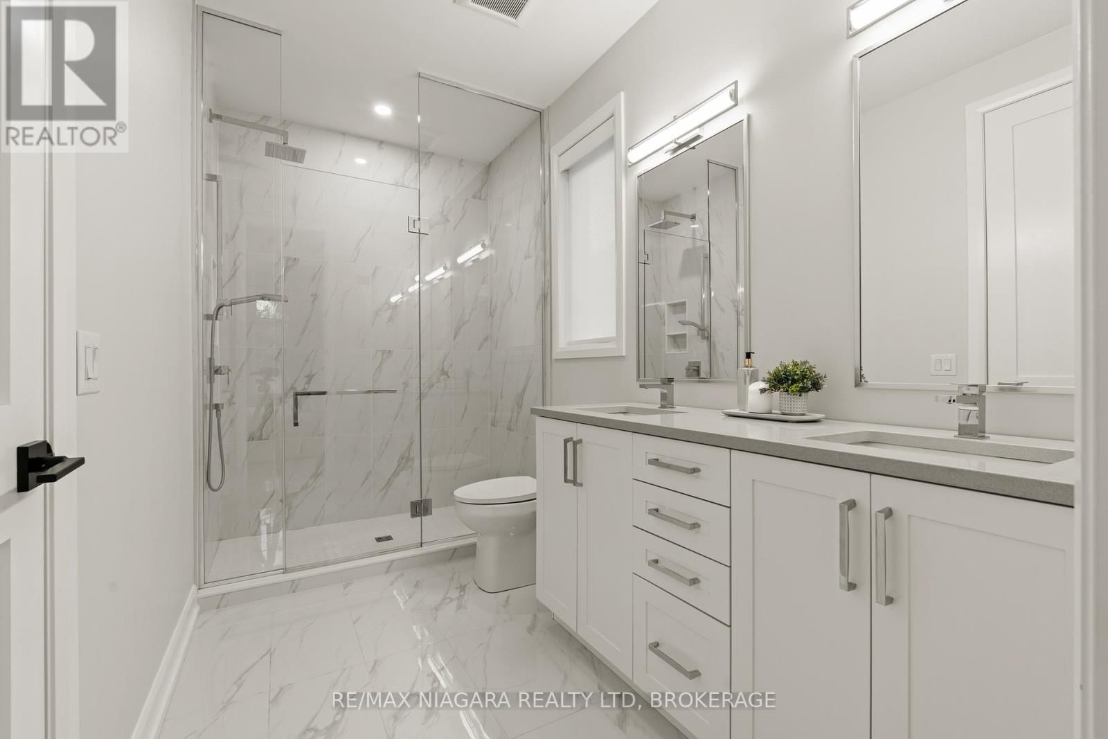 27 MAPLE LEAF AVENUE SOUTH Image 19