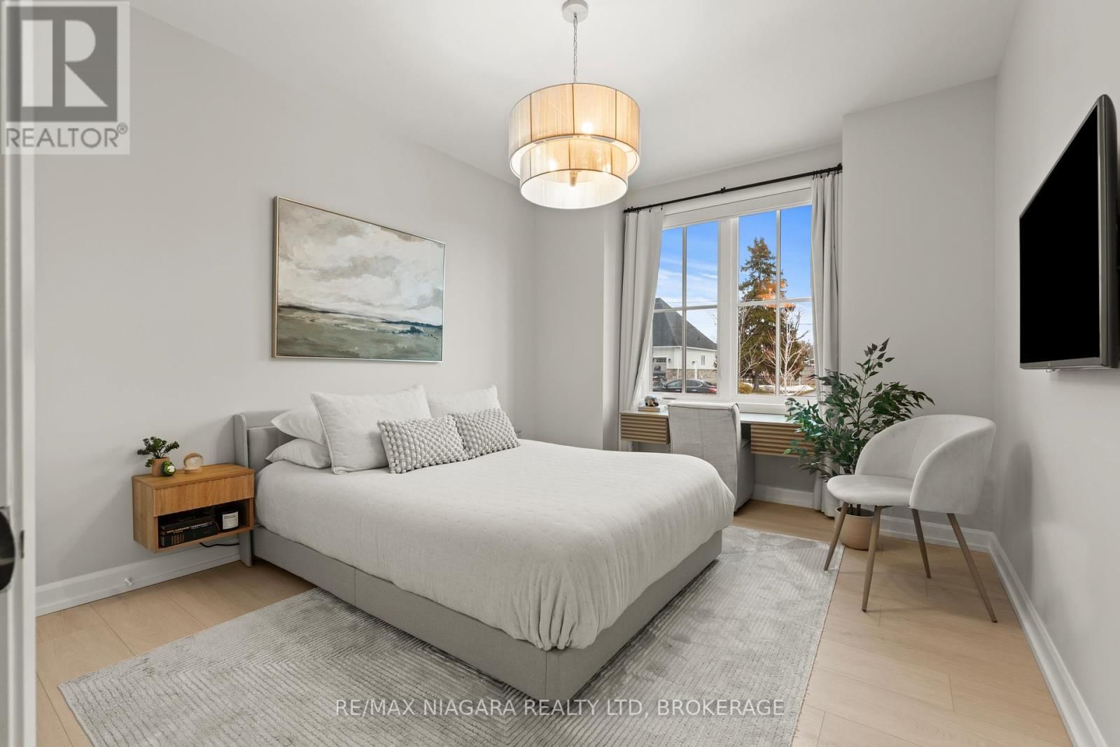 27 MAPLE LEAF AVENUE SOUTH Image 22