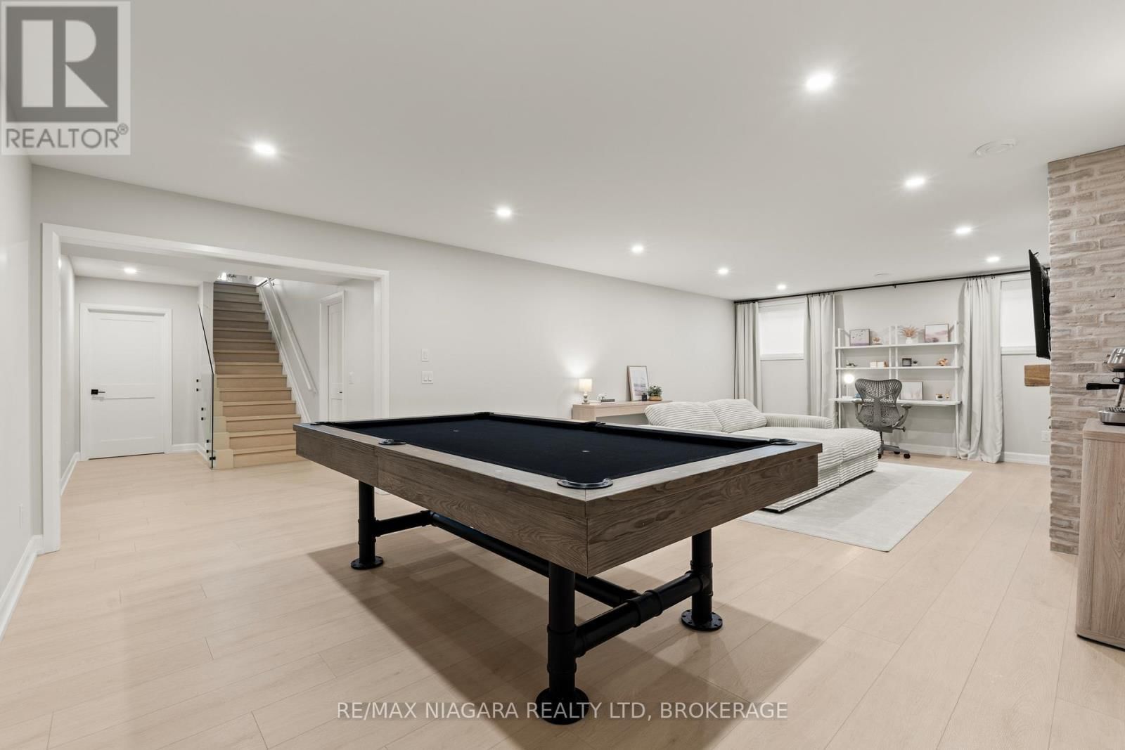 27 MAPLE LEAF AVENUE SOUTH Image 28