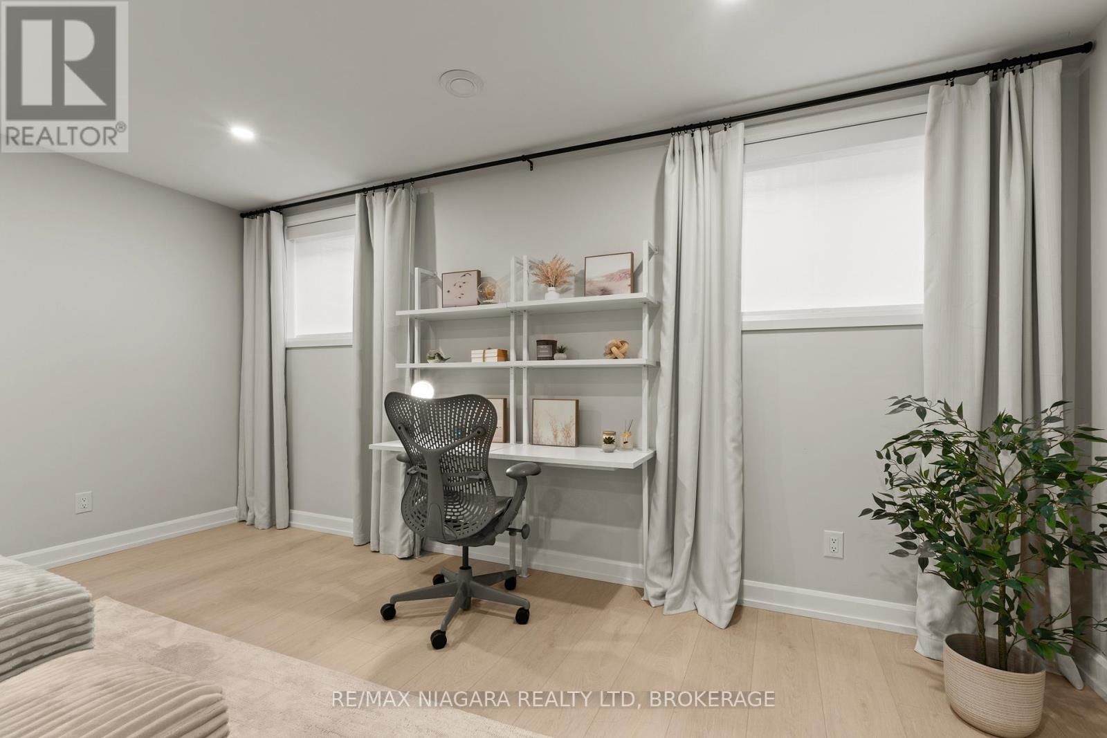 27 MAPLE LEAF AVENUE SOUTH Image 31