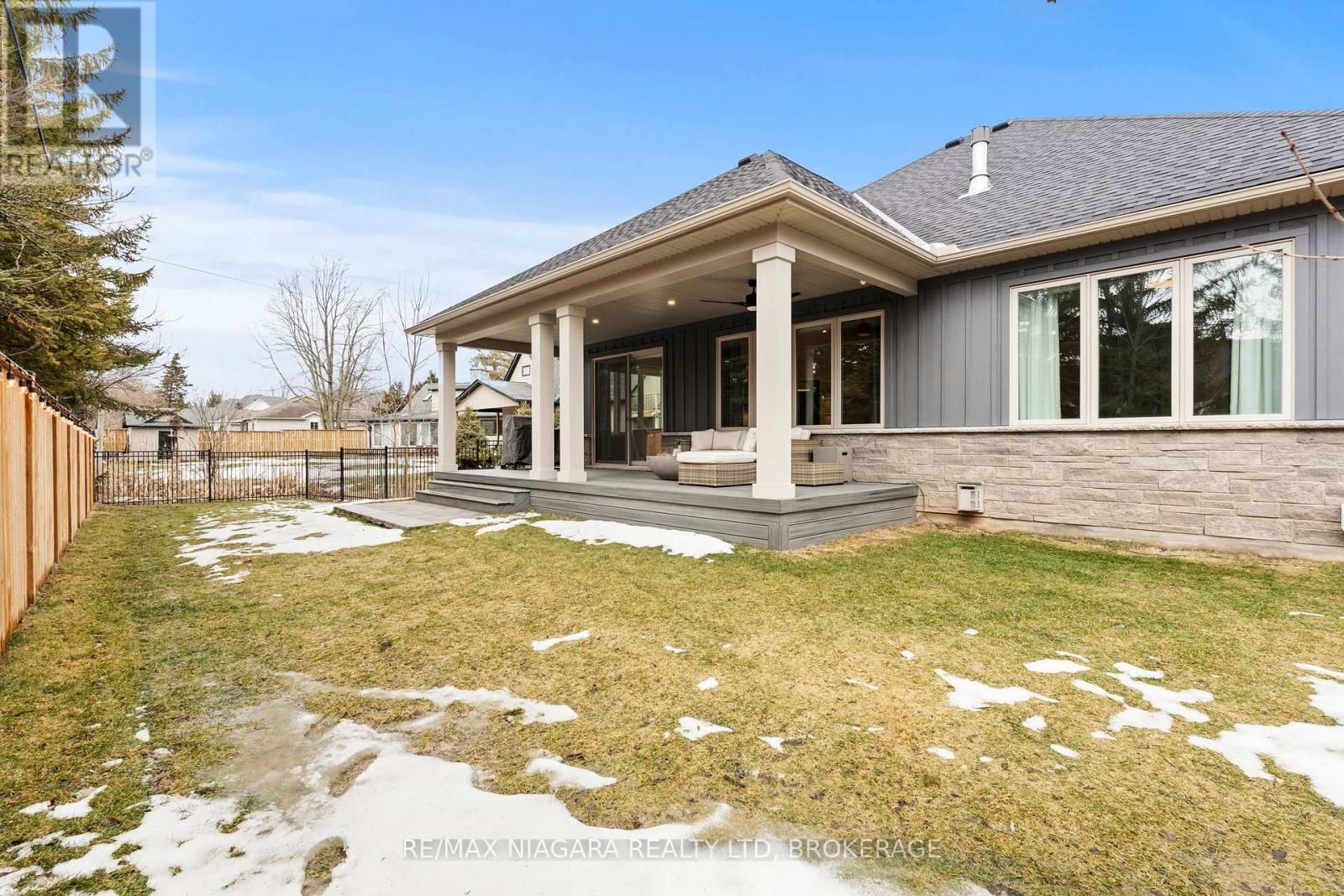 27 MAPLE LEAF AVENUE SOUTH Image 43