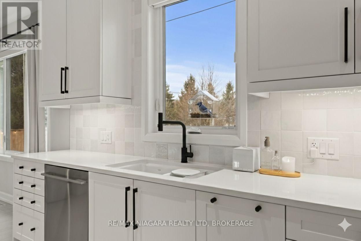 27 MAPLE LEAF AVENUE SOUTH Image 46