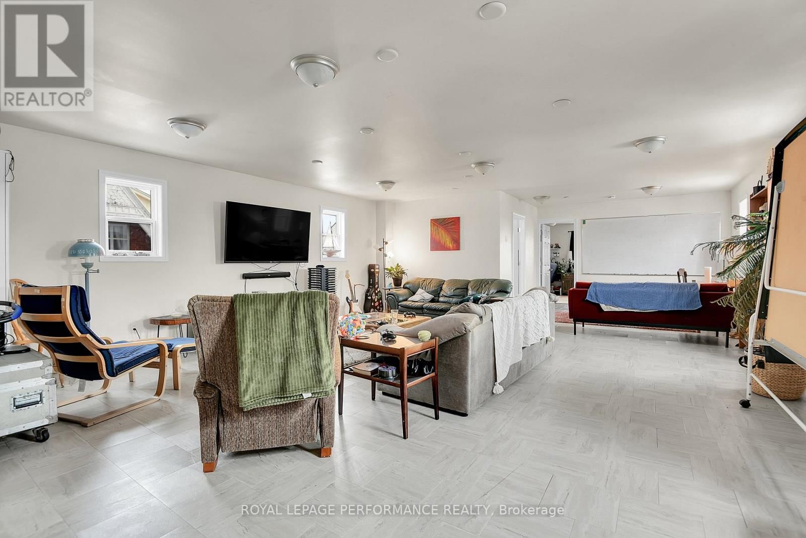 26 AYLMER AVENUE Image 25