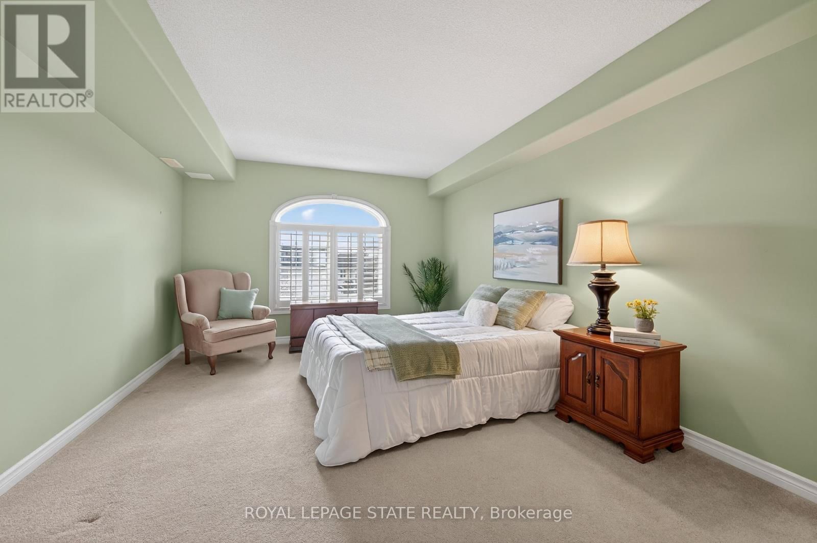 308 - 908 MOHAWK ROAD EAST Image 16