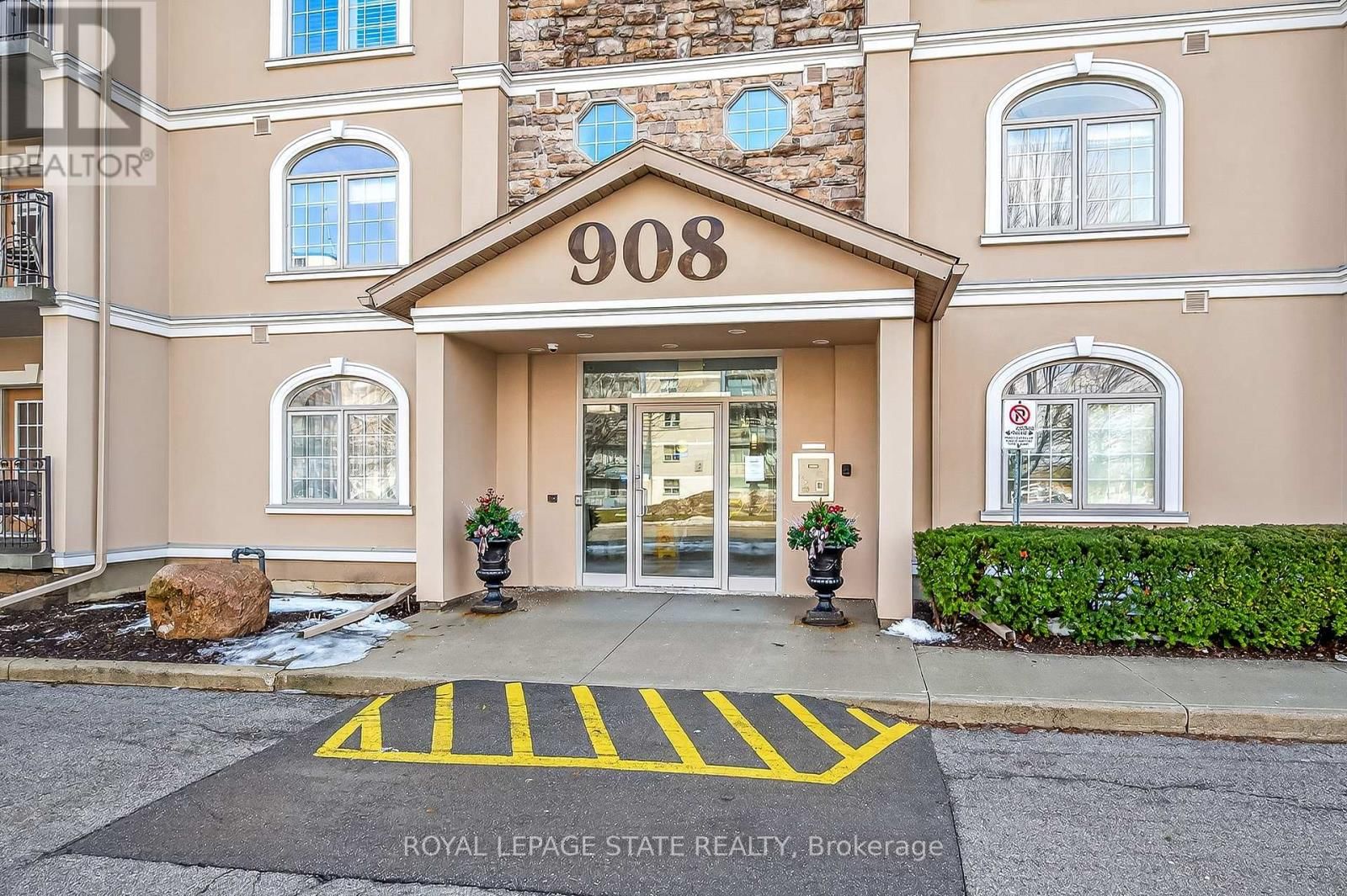 308 - 908 MOHAWK ROAD EAST Image 3