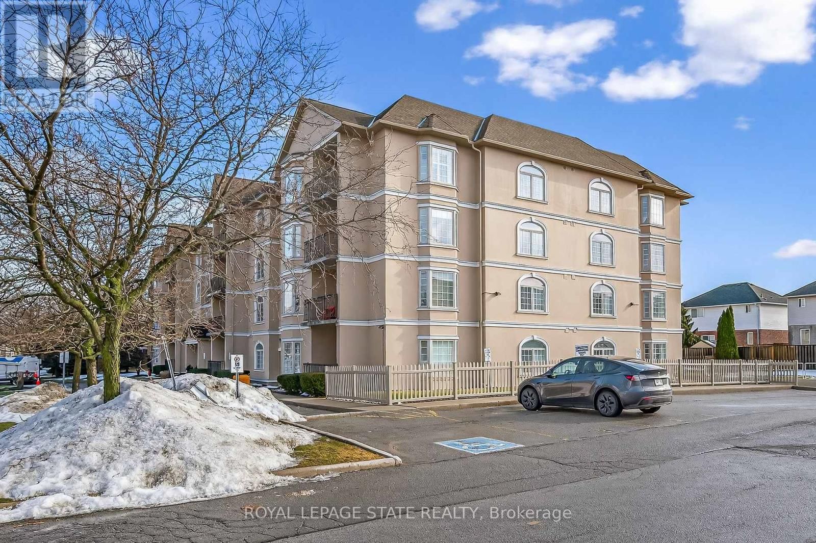 308 - 908 MOHAWK ROAD EAST Image 36