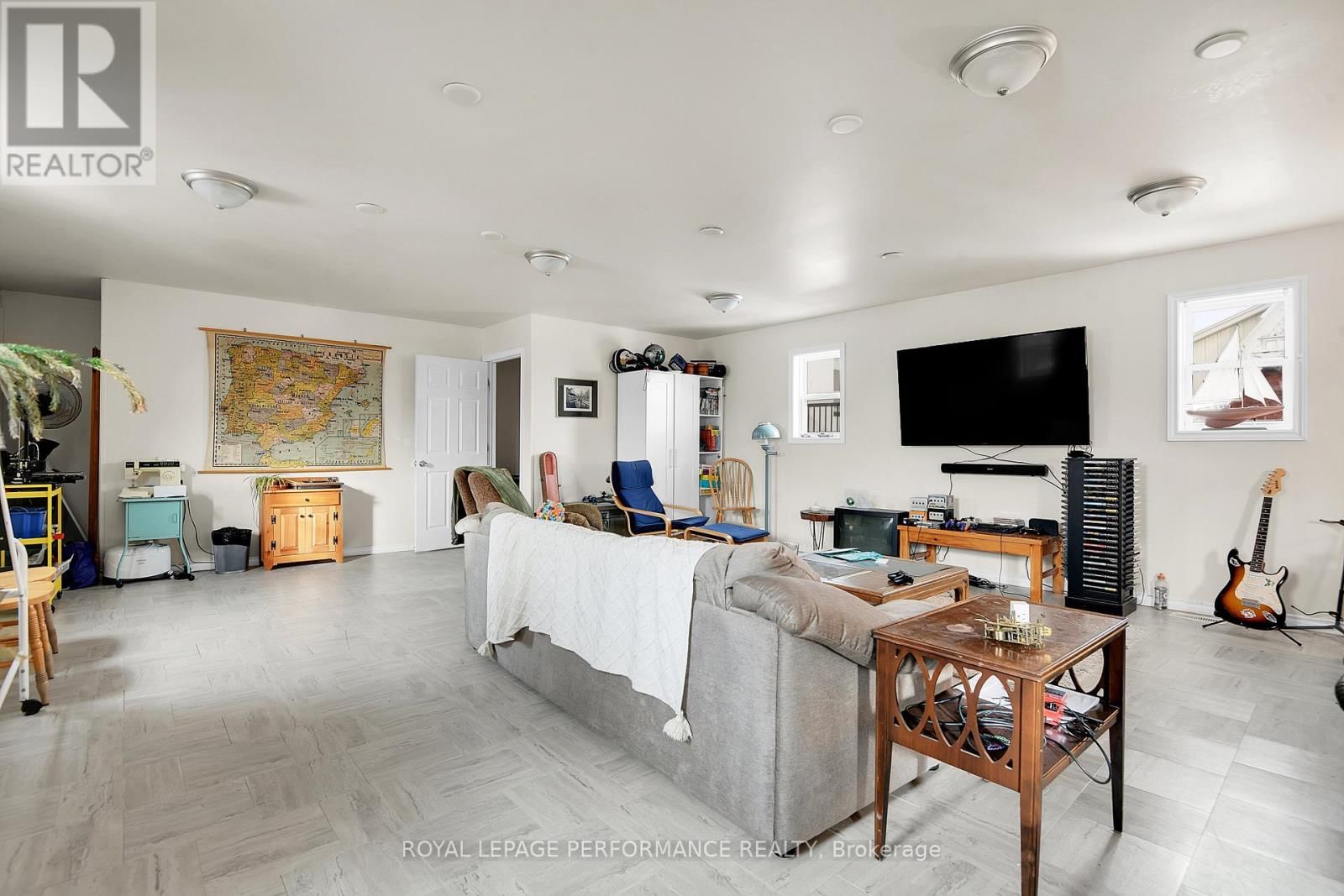 26 AYLMER AVENUE Image 28