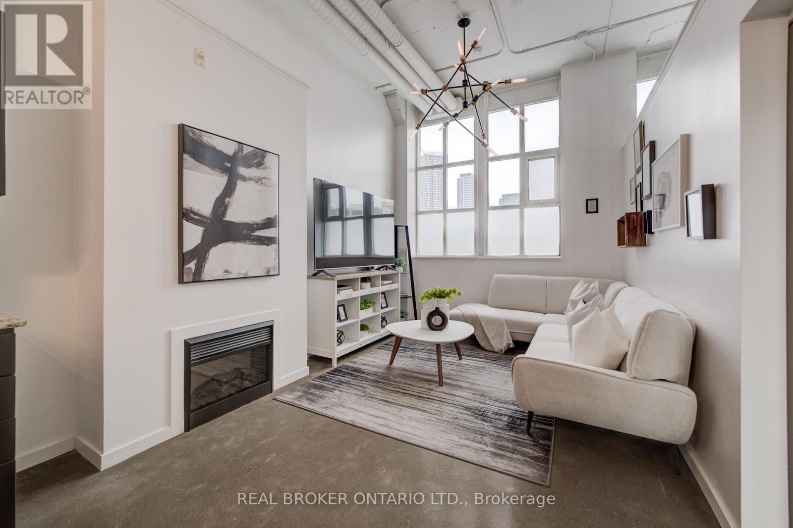 126 - 410 KING STREET WEST Image 1