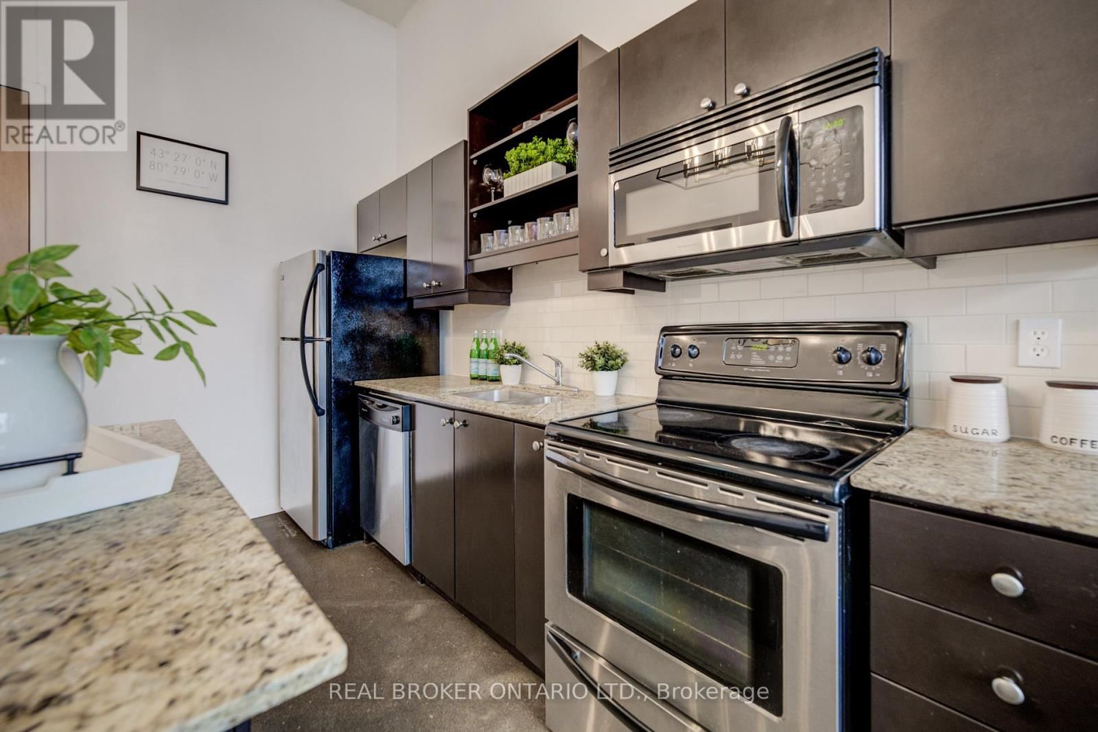 126 - 410 KING STREET WEST Image 6