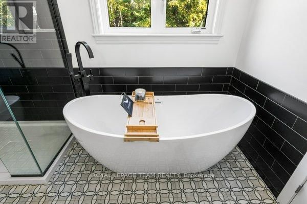 524 OSMOND DALEY DRIVE Image 33