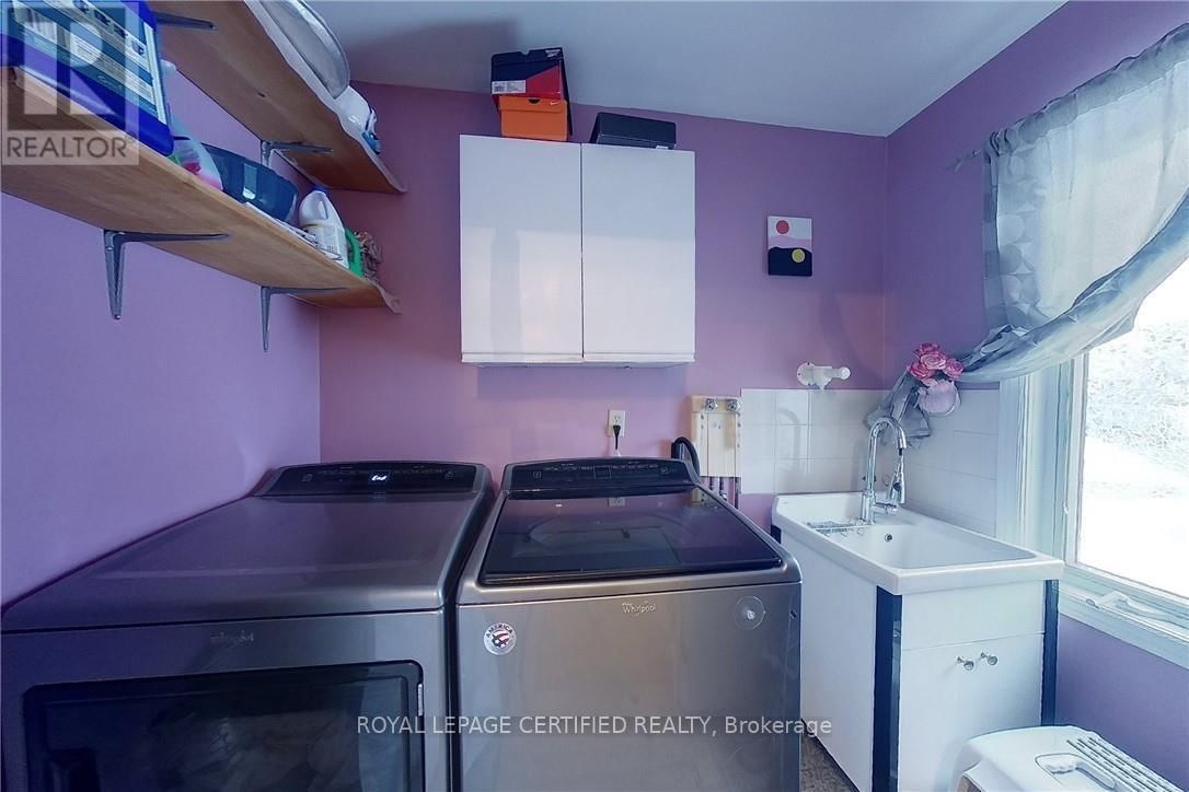 233 BENESFORT CRESCENT Image 18