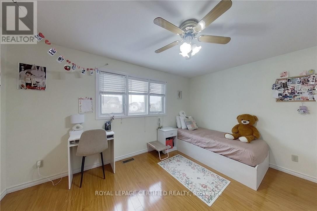 233 BENESFORT CRESCENT Image 19