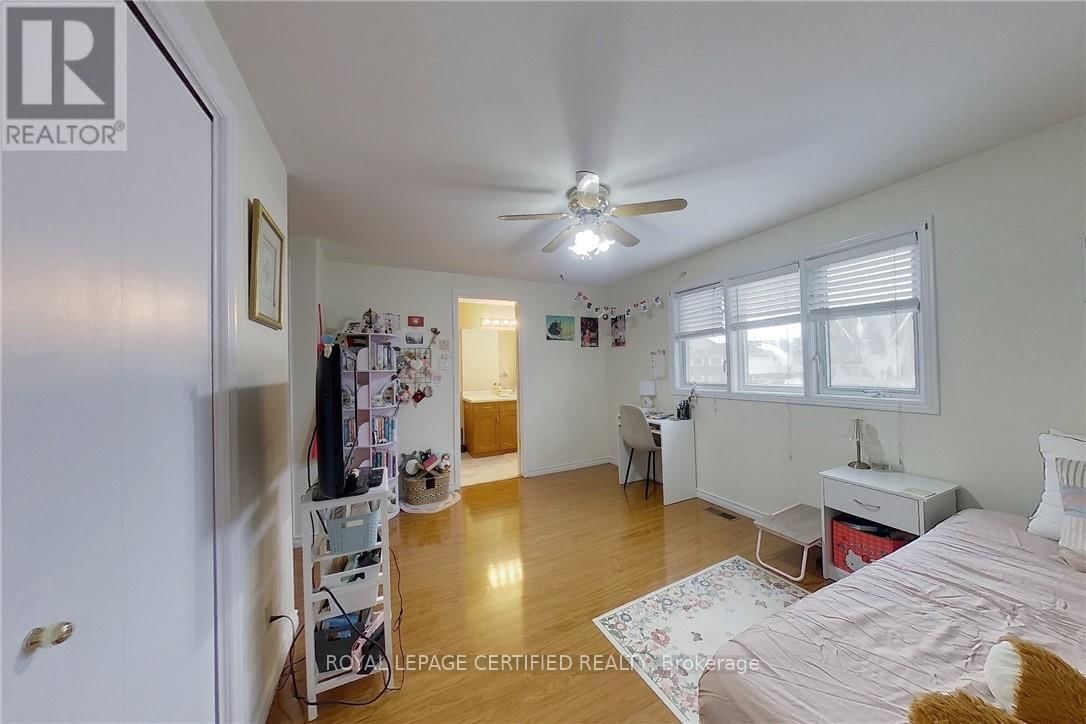 233 BENESFORT CRESCENT Image 21