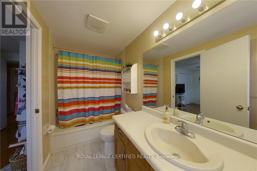 233 BENESFORT CRESCENT Image 23