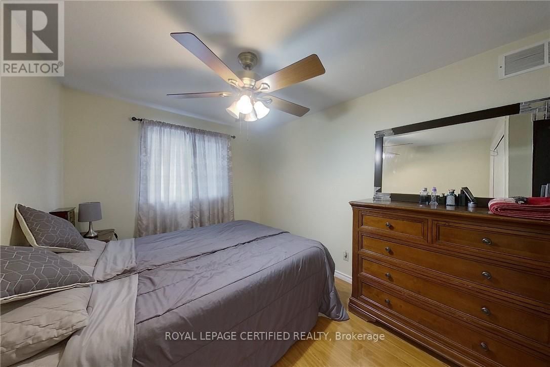 233 BENESFORT CRESCENT Image 27