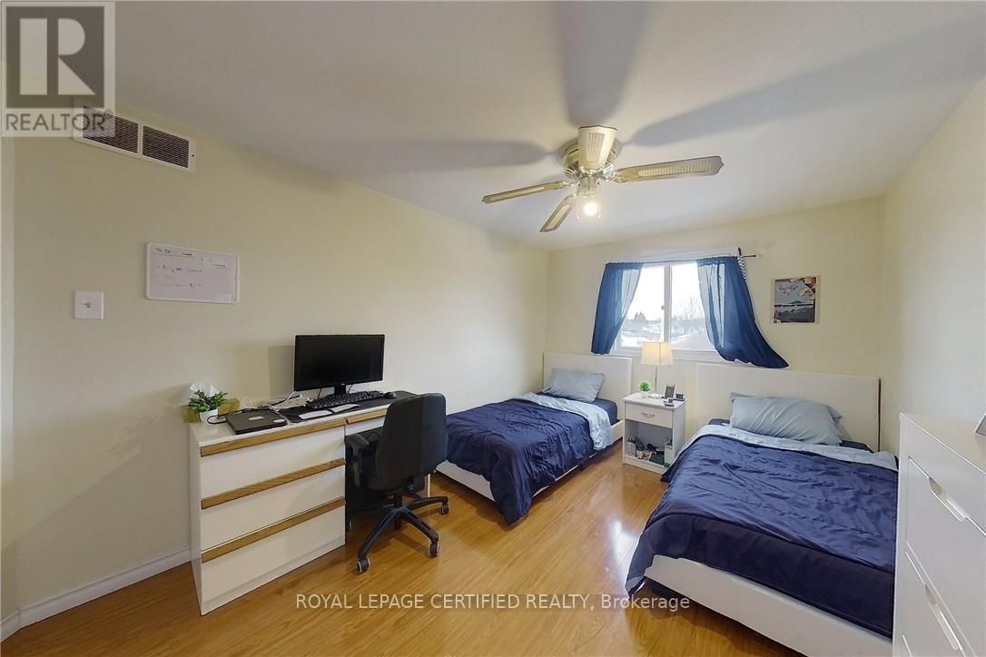 233 BENESFORT CRESCENT Image 30