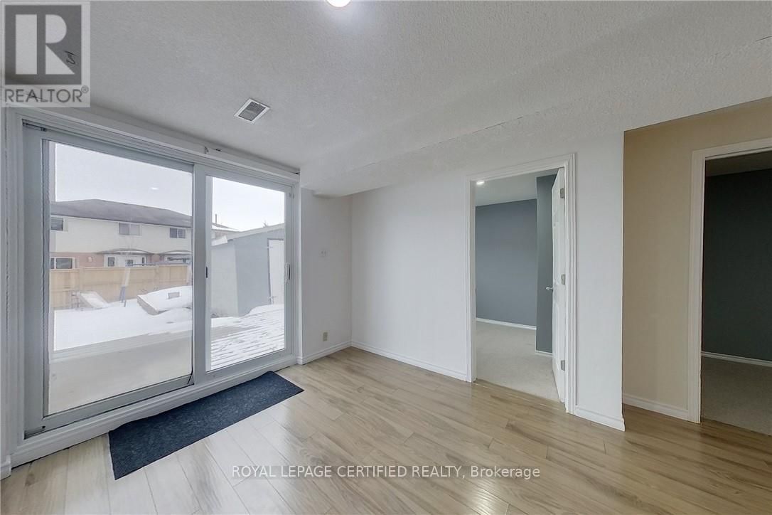 233 BENESFORT CRESCENT Image 36