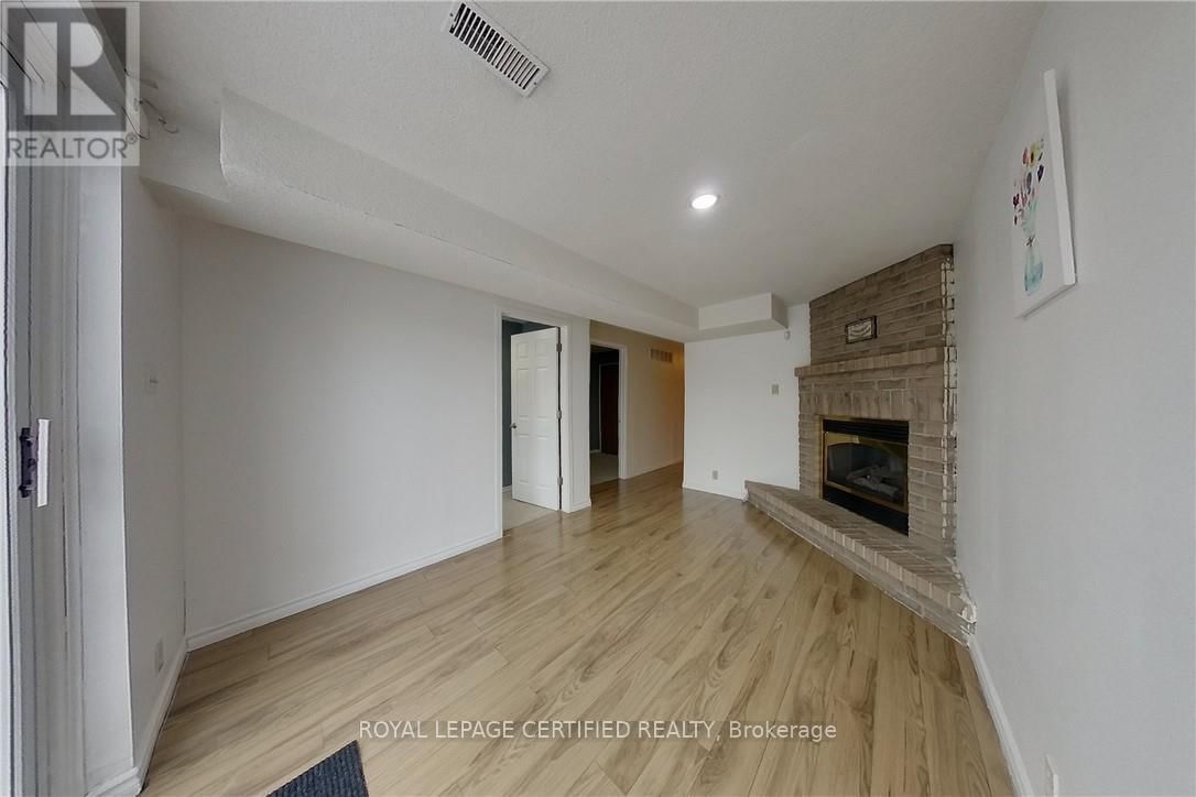 233 BENESFORT CRESCENT Image 37