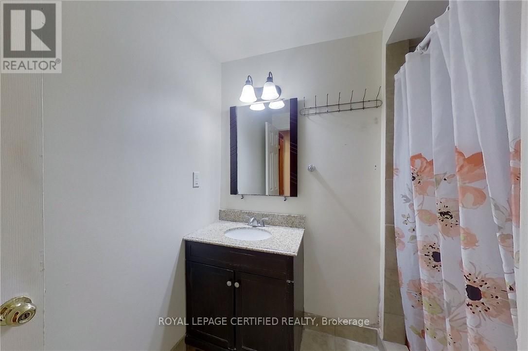 233 BENESFORT CRESCENT Image 45