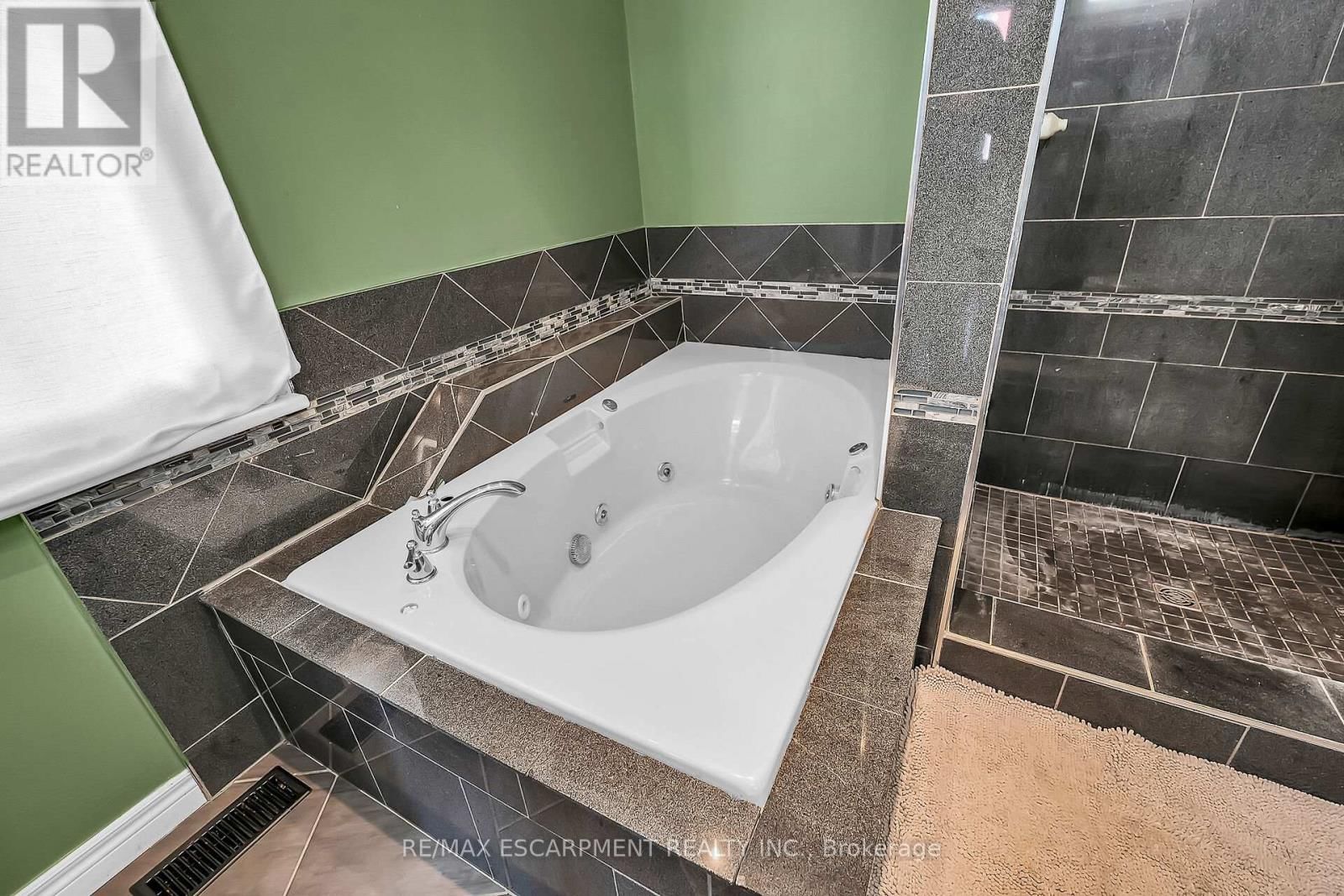 46 WALNUT STREET Image 25