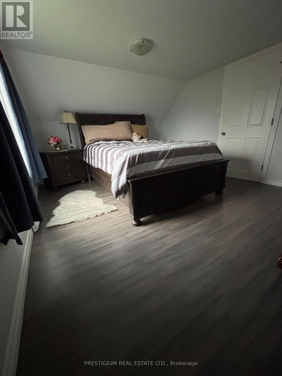 169 EAST BALFOUR STREET Image 16