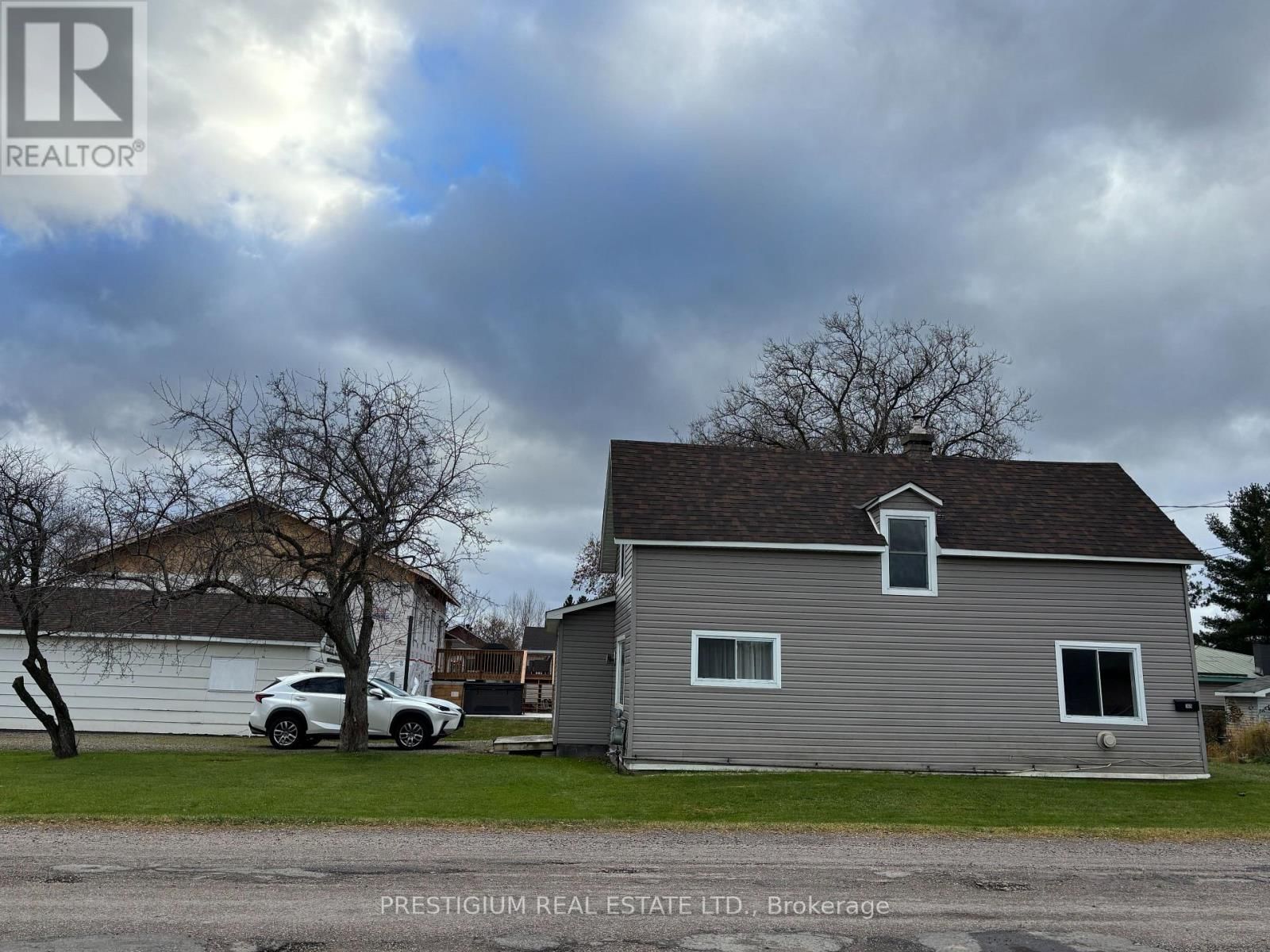 169 EAST BALFOUR STREET Image 21