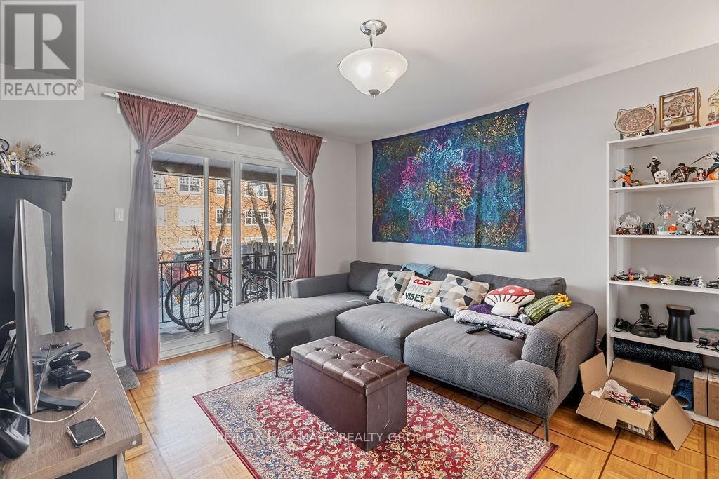 217 DOVERCOURT AVENUE Image 19