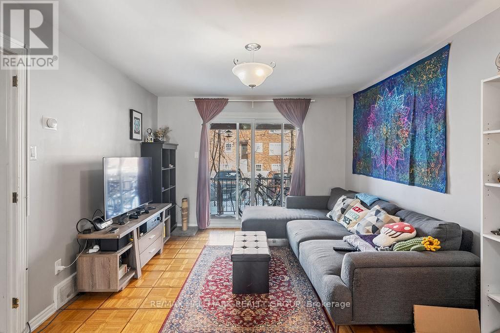 217 DOVERCOURT AVENUE Image 20