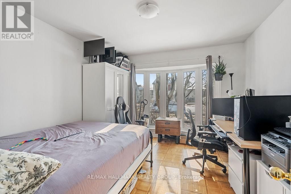 217 DOVERCOURT AVENUE Image 22