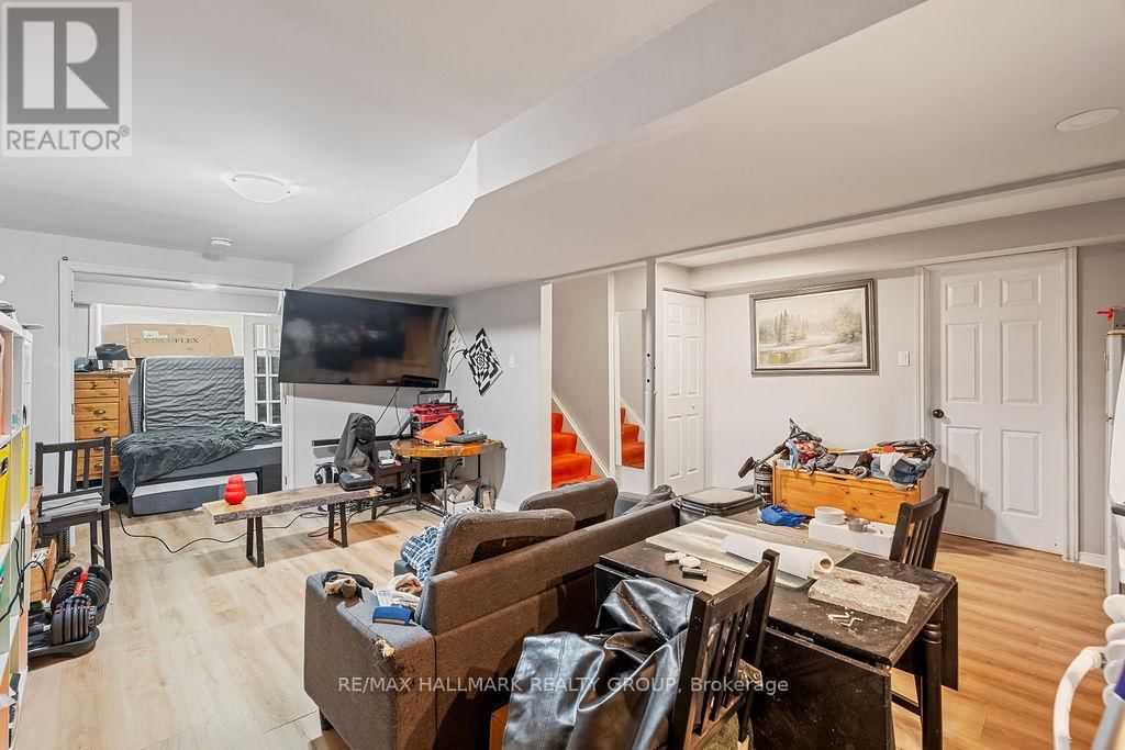 217 DOVERCOURT AVENUE Image 31