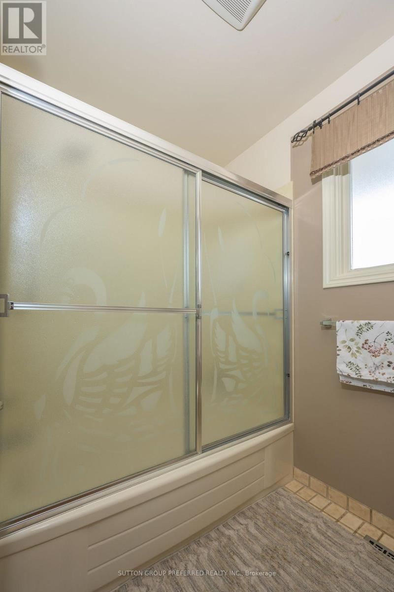 268 KING EDWARD AVENUE Image 25