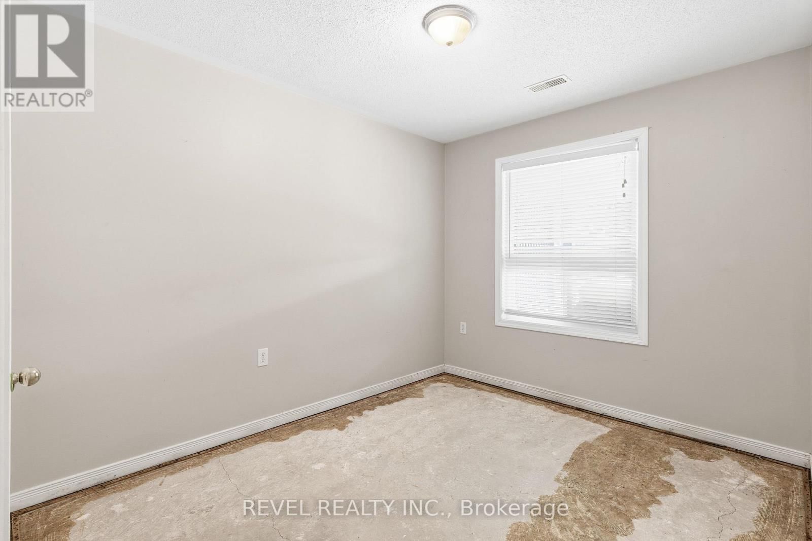 617 CLANCY CRESCENT Image 38