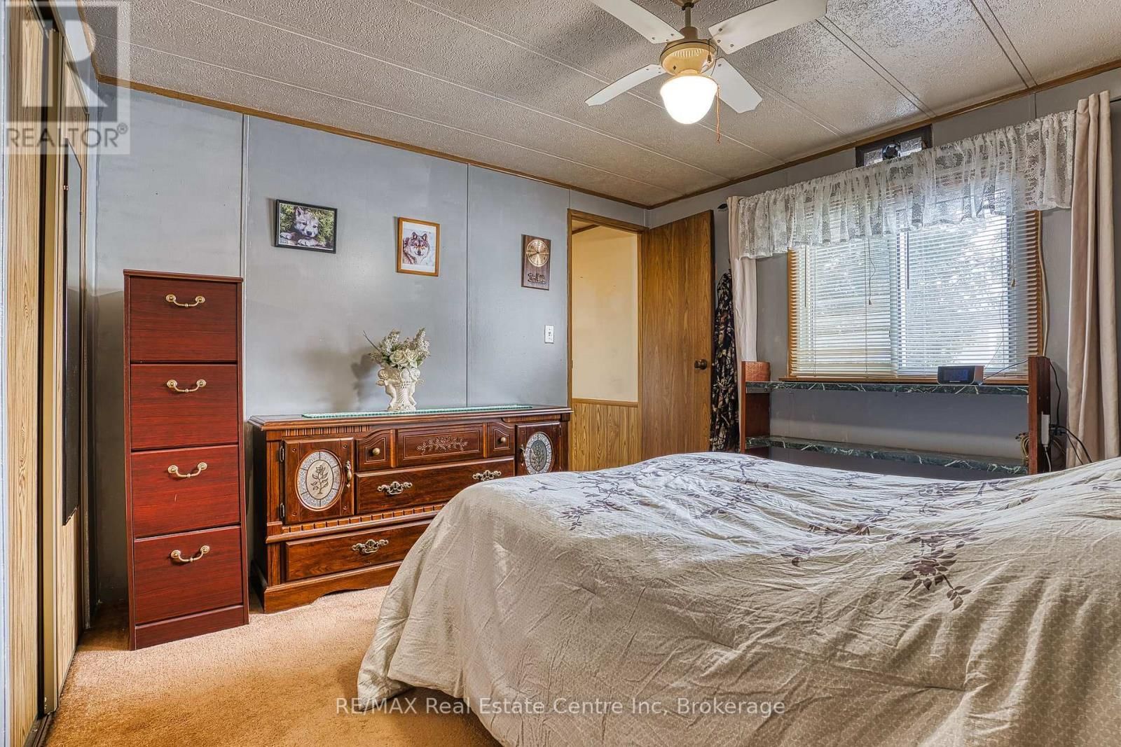 54 FIRST AVENUE Image 16