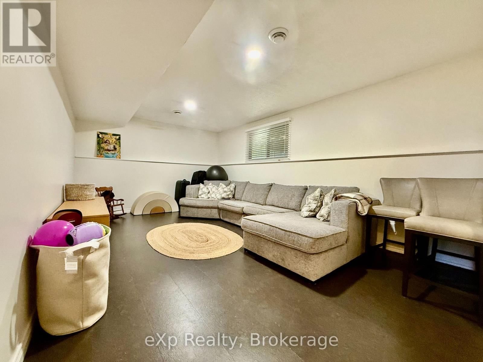 217 THOMAS STREET Image 20