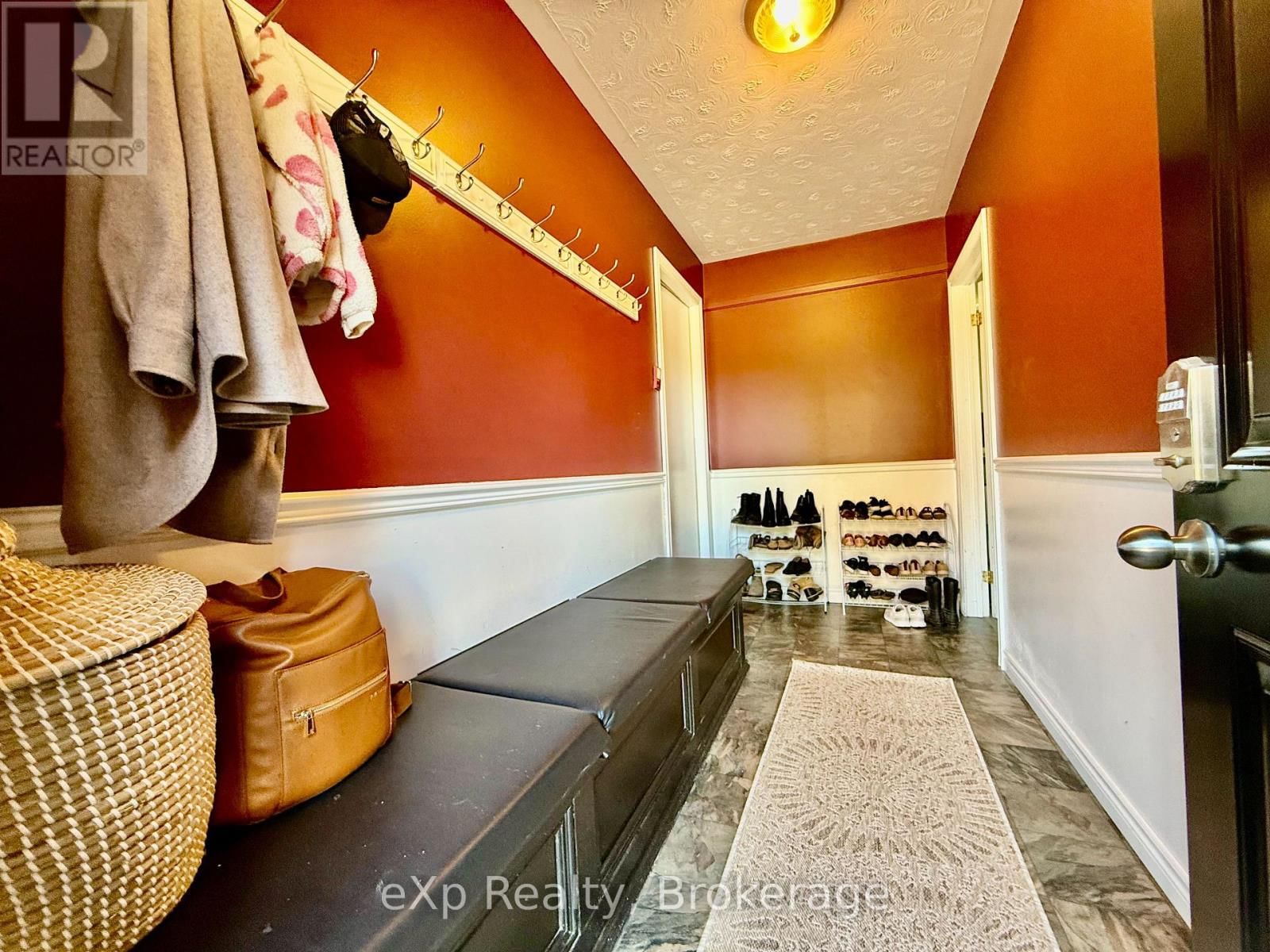 217 THOMAS STREET Image 22