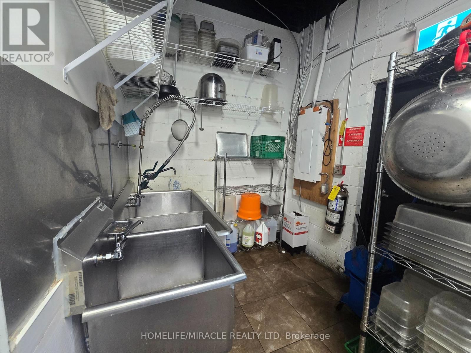 4468 ONTARIO STREET Image 28