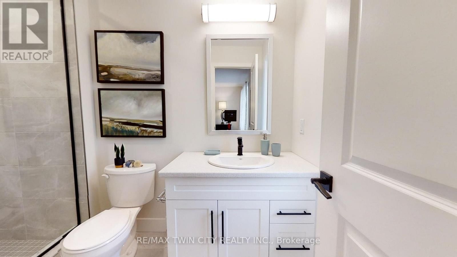 163 JULIE CRESCENT Image 13